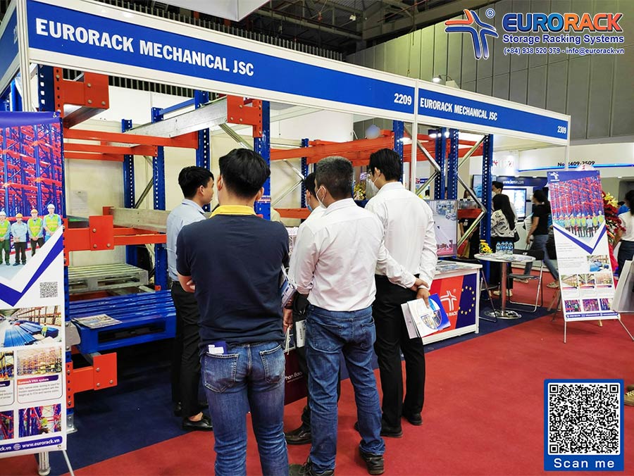 Eurorack At Vietfish Exhibition - Introducing Automatic Shuttle Racks