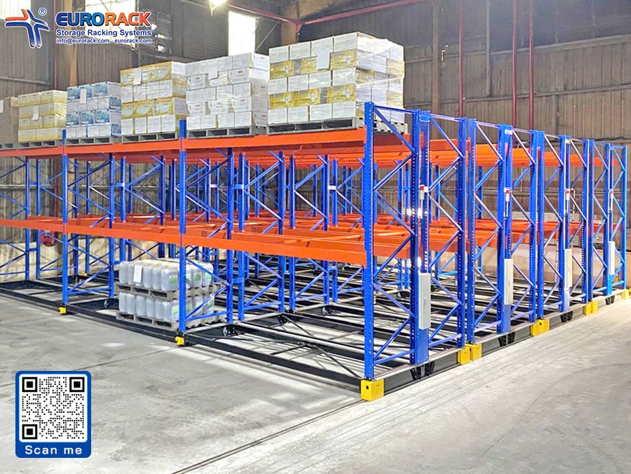 Kệ di động chỉ cần một lối đi duy nhất giúp tận dụng diện tích kho lưu trữ hiệu quả