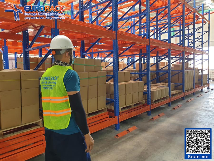 Kệ kho hàng nặng Push back tối ưu nhà kho