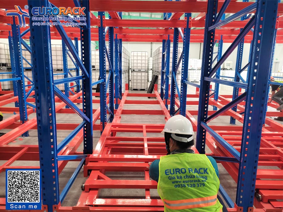 Kệ Pallet Push back cho nhà kho