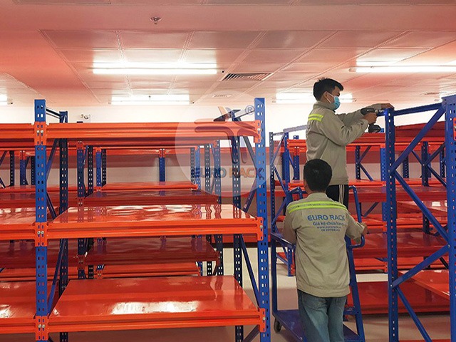 Steel 4-tier medium duty shelving with powder coating