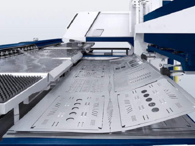 Gia công đột dập kim loại chính xác với máy đột dập liên hợp