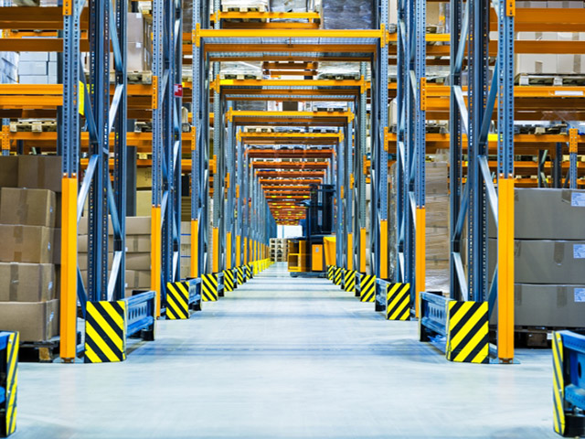 Tối ưu hóa thời gian làm việc là lợi ích khi sử dụng thẻ kho để quản lý hàng hóa