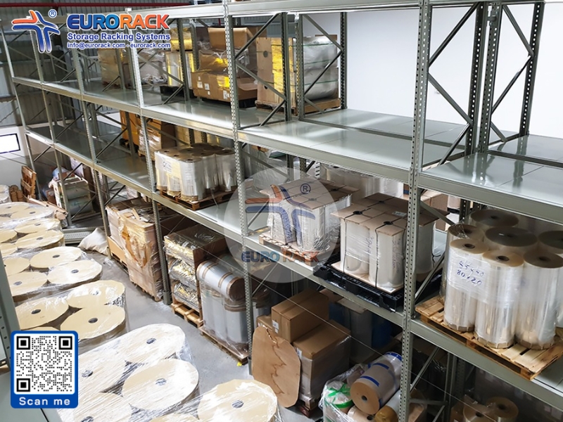 Hình ảnh thực tế kệ Selective tại nhà máy sản xuất