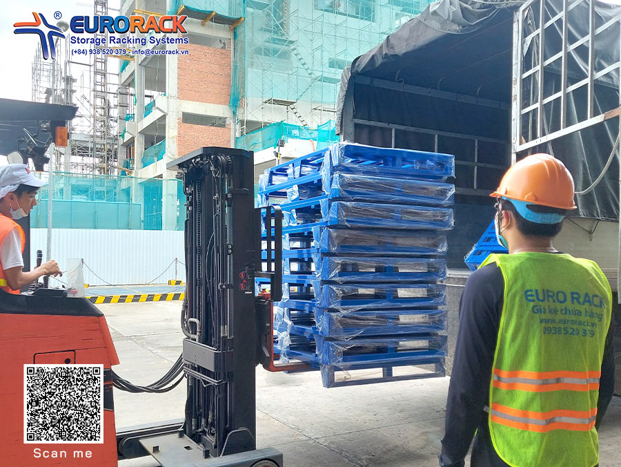 Pallet sắt